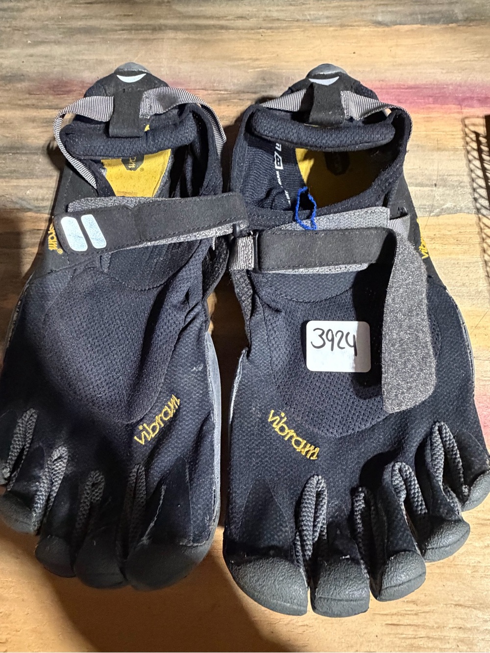 #3924-Vibram FiveFingers Black with Yellow Accents Men’s Toe Shoes